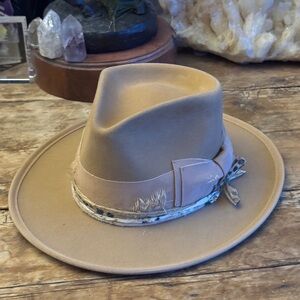 Teressa Foglia Camel flat felt fedora hat 100X Beaver Nick Fouquet 6 7/8-7 55-56